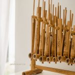 Gambar alat musik angklung tradisional dari bambu, warisan budaya Indonesia