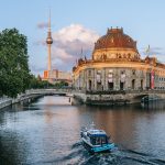 Pemandangan Museum Island, salah satu destinasi wisata terkenal di Berlin