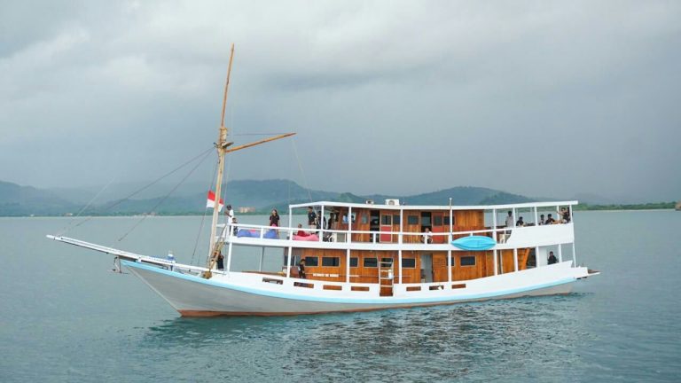 7 Tips Sewa Kapal Murah di Labuan Bajo untuk Liburan Hemat dan Seru