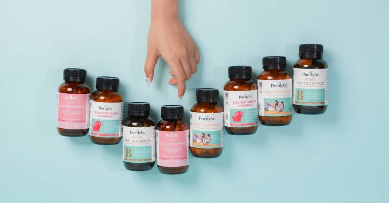 Deretan botol suplemen Purityfic Vitamin Australia untuk kesehatan keluarga