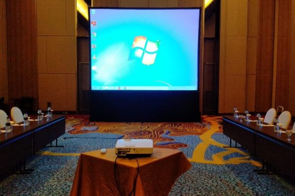 Sewa proyektor untuk mendukung kegiatan bisnis dan presentasi perusahaan